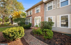 532 HERITAGE OAK Drive, YARDLEY, PA 19067