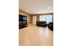 17391 Sequoia, Hesperia, CA 92345