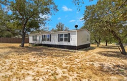 140 Valley View Dr, Poteet, TX 78065