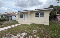 733 W 35th St, Hialeah, FL 33012