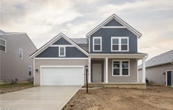 821 Colesbourne Circle, Green, OH 44685