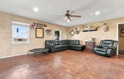 390 Sun Road, Plainview, TX 79072