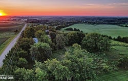 2120 Idaho St, Osceola, IA 50213-8266