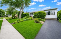 18 Edi Avenue, Plainview, NY 11803