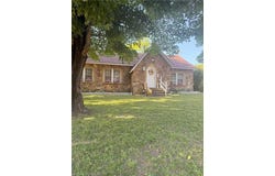 1102 School ST, Ozark, AR 72949