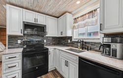 18039 S SUMMER LANE, Fraser, MI 48026-4606