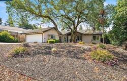 19 Inverness Dr, Napa, CA 94558