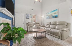 1073 Daventry Crossing, Woodstock, GA 30188