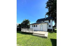 404 E Des Moines Street, Brooklyn, IA 52211