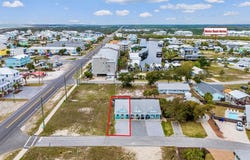 103 N 35th St, Mexico Beach, FL 32456