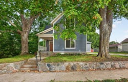 323 E Main Street, Maple Rapids, MI 48853