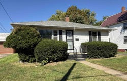 1127 E CHESTNUT Street, Canton, IL 61520