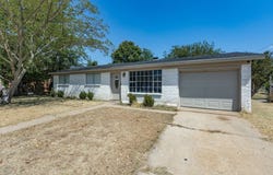 321 E Pine Street, Jacksboro, TX 76458
