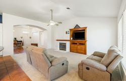 916 W Windsor Drive, Hanford, CA 93230