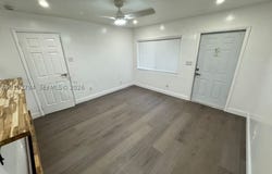 565 NE 32nd St, Oakland Park, FL 33334