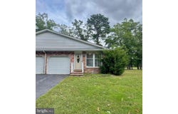 5 WALNUT ROAD, MANAHAWKIN, NJ 08050