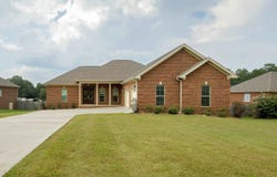 135 Oldenburg Dr, Killen, AL 35645