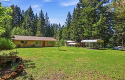 49782 HUCKLEBERRY Rd, Oakridge, OR 97463