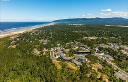 21 TWIN TREE Ct, Florence, OR 97439