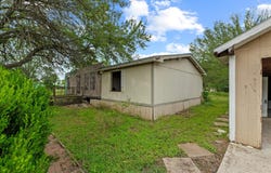 205 Skycrest Dr, Martindale, TX 78655