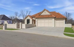 679 W 113th Court S, Jenks, OK 74037