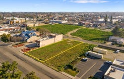 2248 W Monte Vista Avenue, Visalia, CA 93277