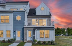 445 Harbor Lane, Lorain, OH 44052