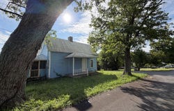 911 Loop Rd, LaFollette, TN 37766