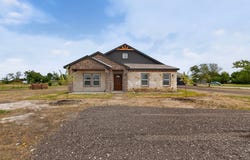 749 J L Drive, Valley View, TX 76272