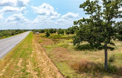 N Magnolia Ave, Luling, TX 78648