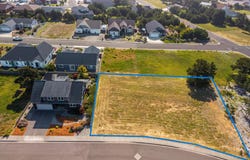 2732 LINCOLN Ave, Bandon, OR 97411