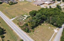 1124 E Parkerville Road, DeSoto, TX 75115