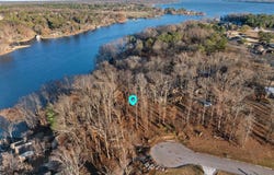 908 Bridgewater Dr, Florence, AL 35634