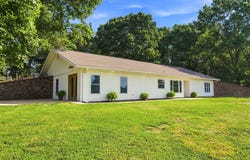 2856 Blanton Lane, Mountain Grove, MO 65711