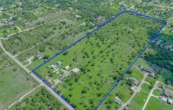 925 Longhollow Rd, Dale, TX 78616