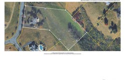 4123 Wyndemere Circle E, Lowhill Twp, PA 18078