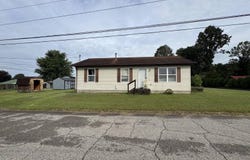 1000 Gallatin Street, Ravenswood, WV 26164