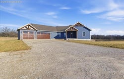 039 Ricky Rd, Elkland, MO 65644
