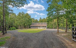 FLAT IRON Road, MONTROSS, VA 22520