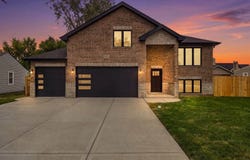 8612 Mcvicker Avenue, Burbank, IL 60459