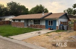 811 E Fisk Ave, Parma, ID 83660