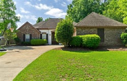 67 Woodside, Hattiesburg, MS 39402