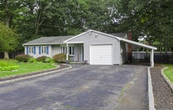 21 Aberdeen Drive, Mastic, NY 11950