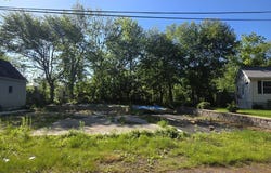 7 Hanson Ct, Hanson, MA 02341
