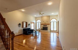 900 Country Lane, Rolla, MO 65401