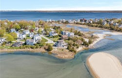 84 Dundas Avenue, Warwick, RI 02888