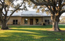 436 Jentry Road, Inez, TX 77968