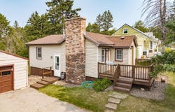 57 W Chisholm St, Duluth, MN 55803
