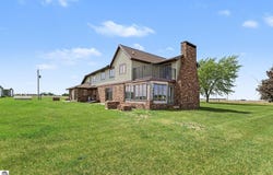 6386 E Washington, Ithaca, MI 48847
