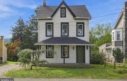 345 E WALNUT Street, MARIETTA, PA 17547